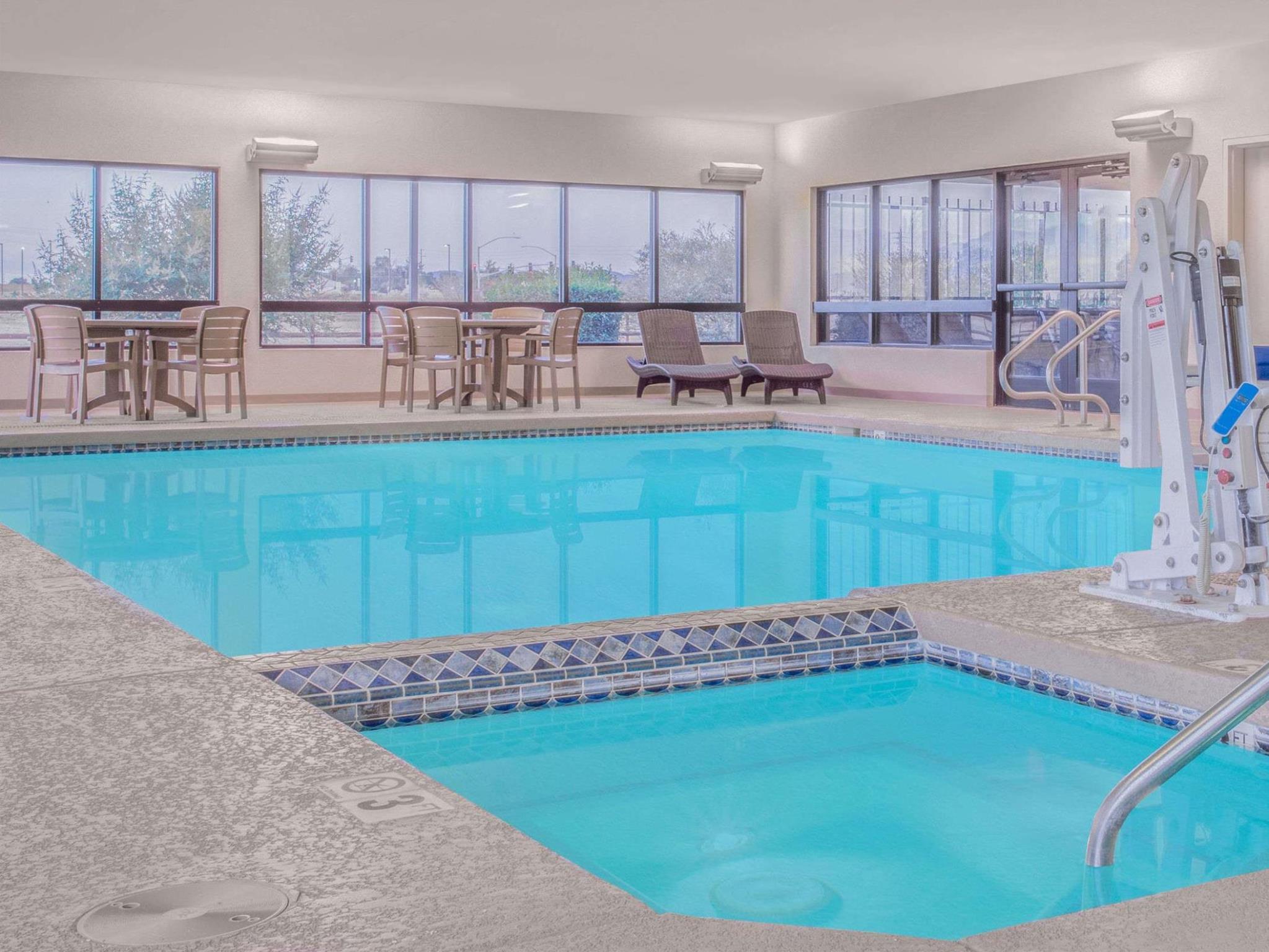 Days By Wyndham Hotel