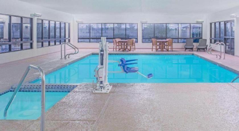 Days By Wyndham Hotel 2*